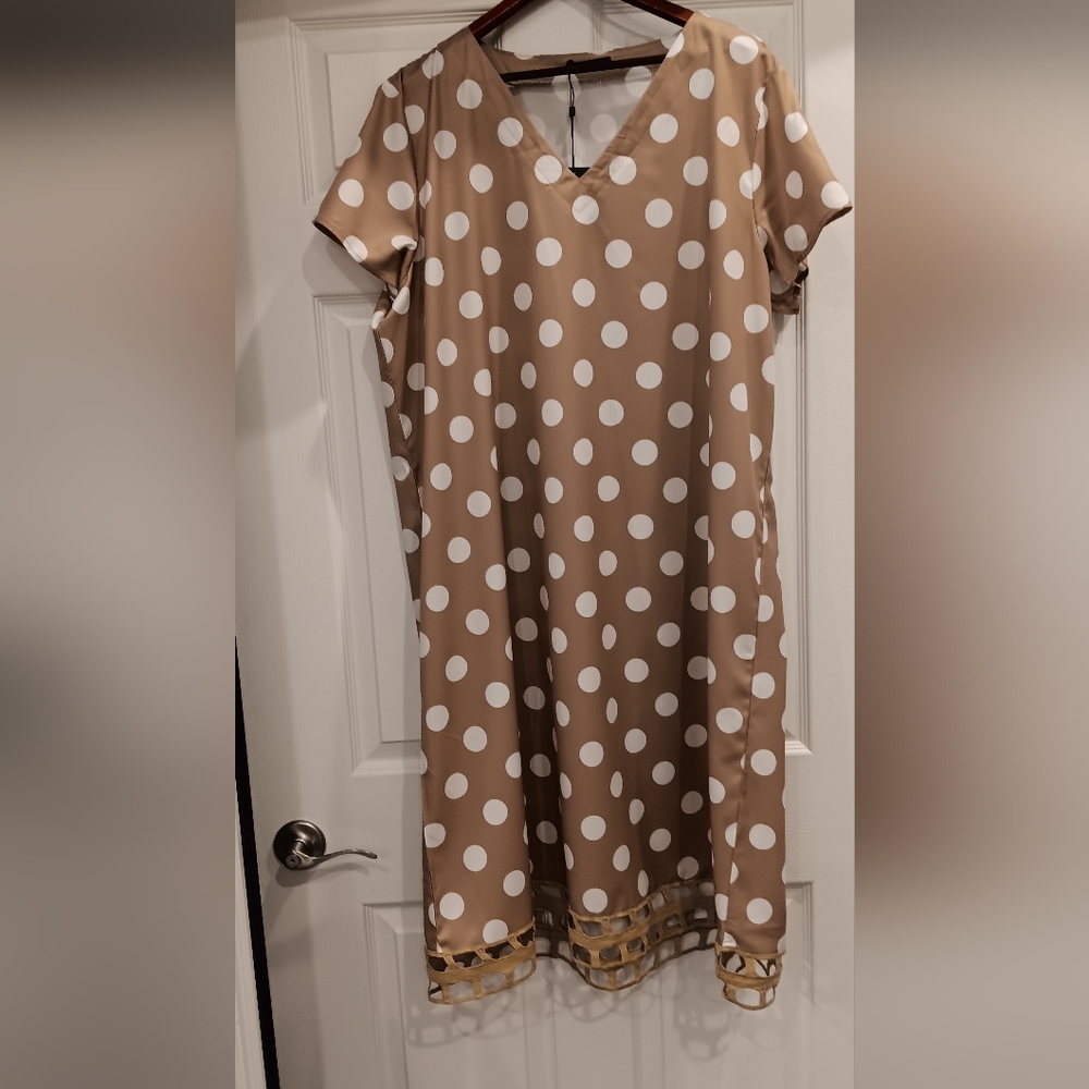 Women's Tan And White Polka Dot Dress Size 4X